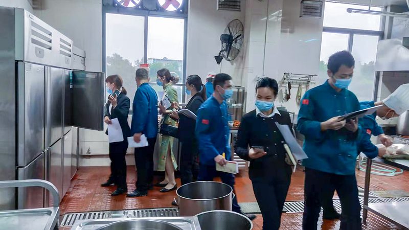餐饮供应链公司如何确保食品安全与效率**